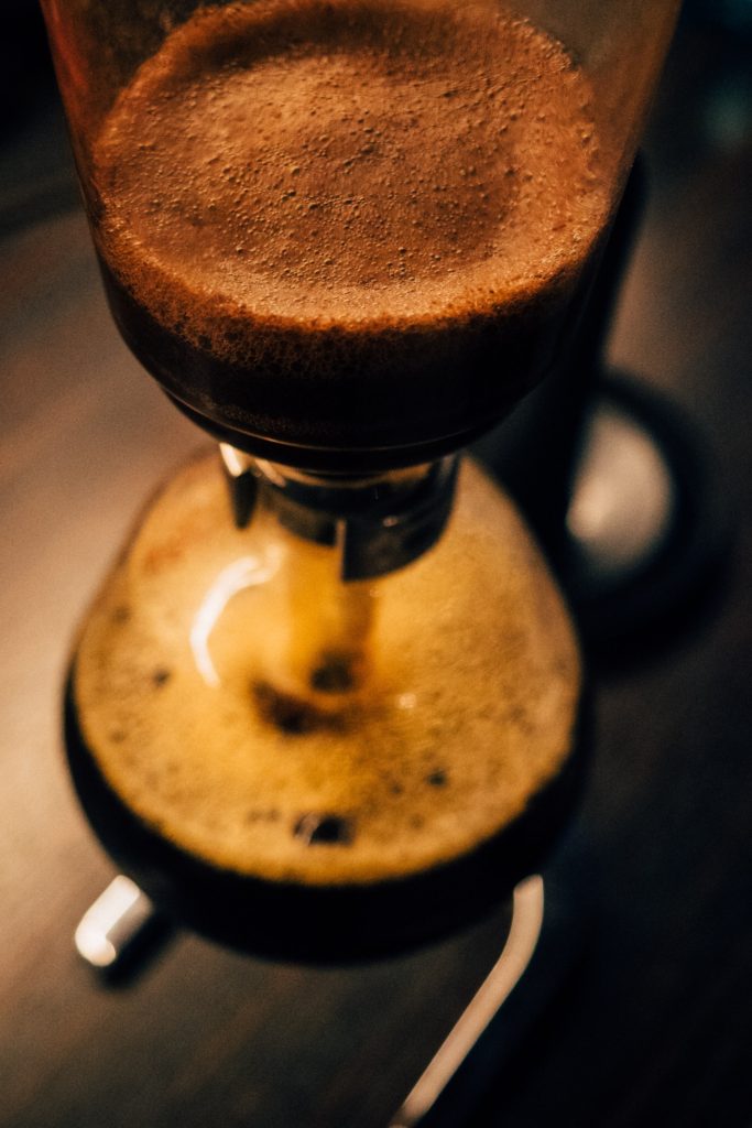 Kaffee-Zubereitung oder Phsyik-Unterricht – Die Grenzen sind fließend beim Syphon 